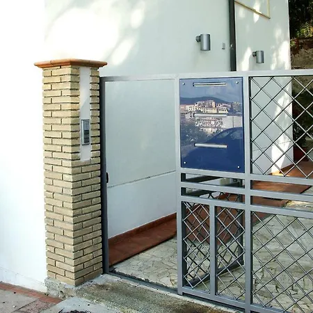 ベッド・アンド・ブレックファスト La Casa Di Boz ヌーオロ